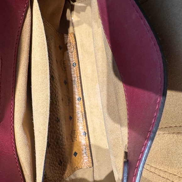 MCM Milla 2-way Red Leather Bag with shoulder strap and top handle - Picture 12 of 16